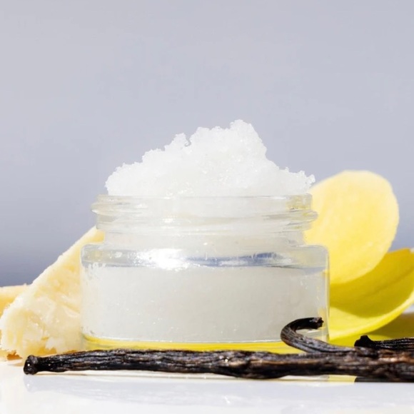 THREE SHIPS Vanilla Lip Exfoliator and Buttercream Hydrating Lip Mask - Picture 5 of 8